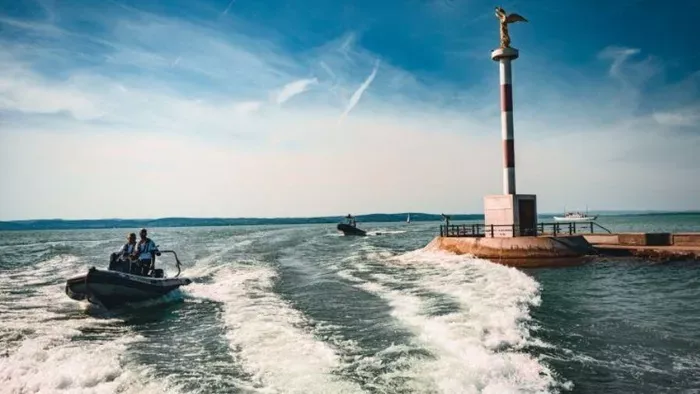  50 embert húztak ki a Balatonból egyetlen hétvége alatt