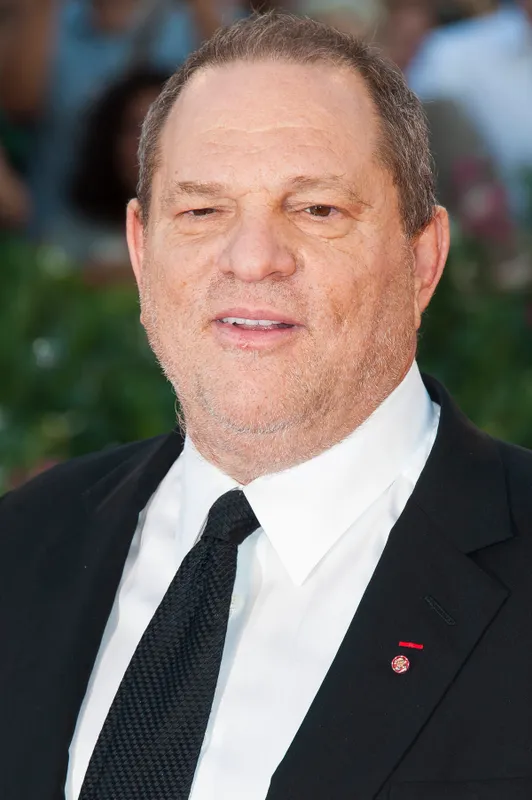 Crystal McKinney azzal vádolja a filmproducert, Harvey Weinstein-t, hogy megerőszakolta őt