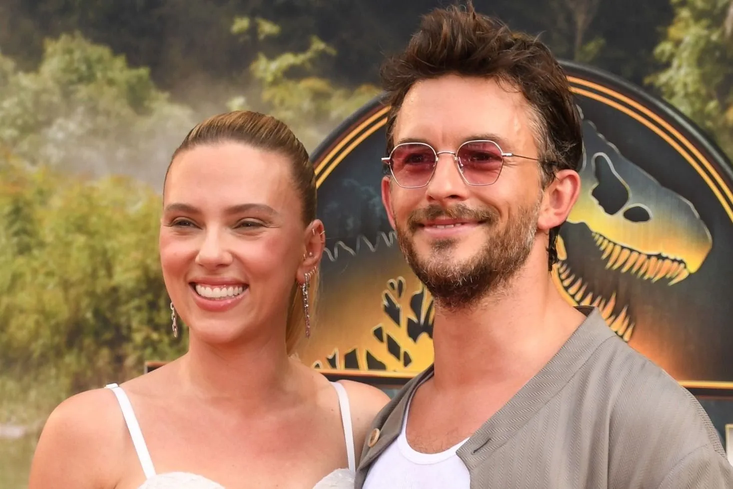 Csókbotrány: megvédték Scarlett Johansson-t, miután a vörös szőnyegen csalta meg a férjét