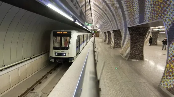 Leállt a 4-es metró Budapesten