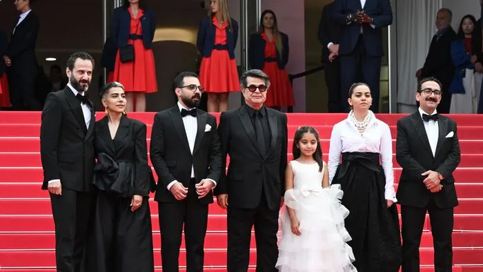 Tiltott iráni film vitte el az Arany Pálmát Cannes-ban