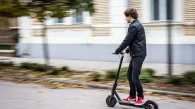 Figyelmeztetést adott ki a rendőrség, a rolleresek élete a tét