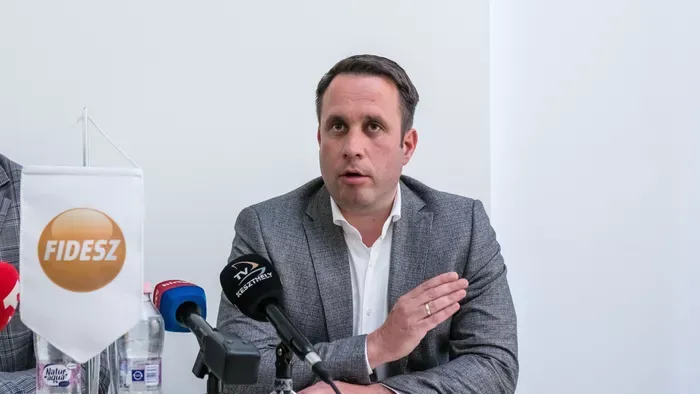 Dömötör Csaba: Brüsszel ki akarja iktatni a tagállamok vélem