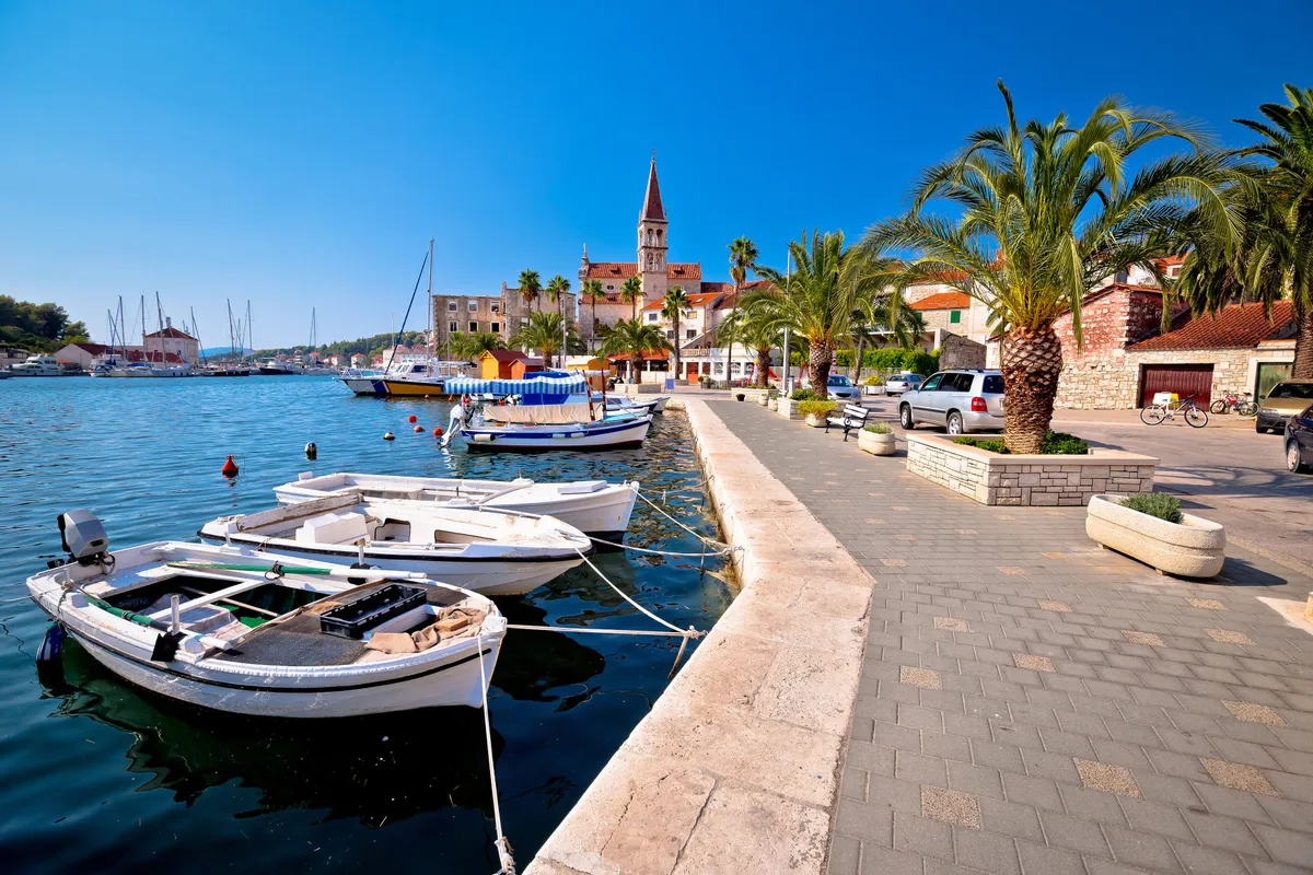 Omiš és környéke, Horvátország, Milna