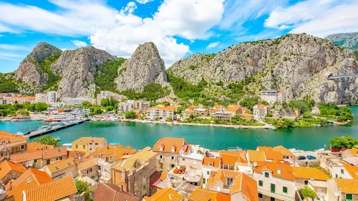 Omiš és környéke: tenger, természet és kalandok