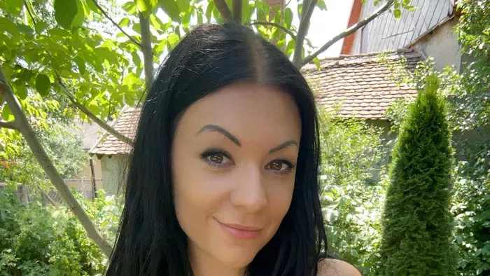 Debreczeni Dóra egy boszorkány: „Szeretnék fényt hozni”