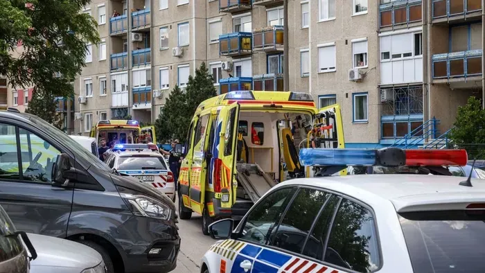 Dráma Szolnokon: megkéselte anyját egy férfi - így fogták el