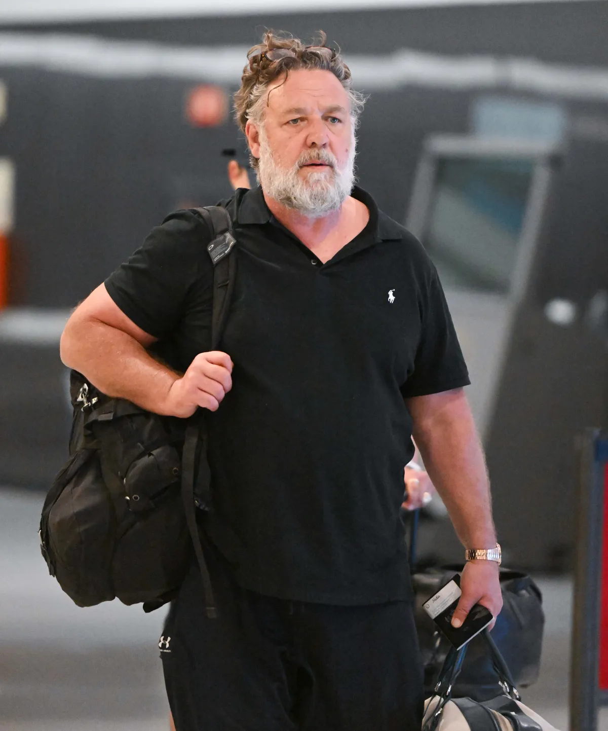 EXCLUSIVE: Russell Crowe is Spotted Arriving at JFK Airport in New York City.