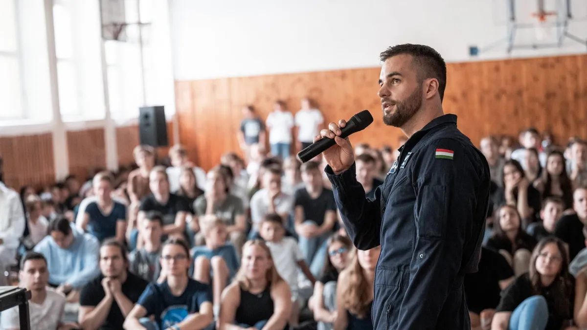 alt=Kapu Tibor igazán elszánt és felkészült az űrhajós feladatait illetően