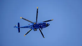 Egy rendőrhelikopter vette észre a lángoló penészleki tanyát, azonnal az idős tulajdonos segítségére siettek