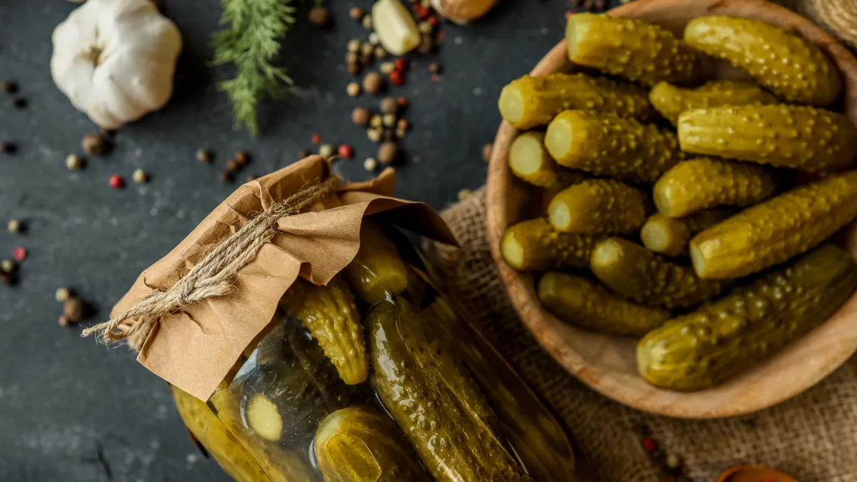 Ez az egyszerű trükkje a tökéletes, roppanós kovászos uborka elkészítésének