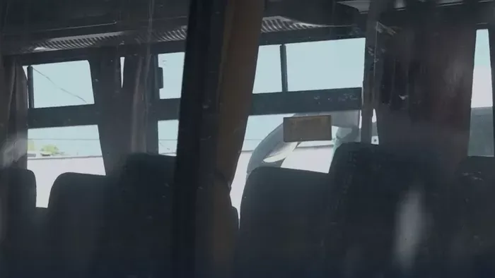 Riadalom Tatán: buszban felejtették a kislányt - Videó