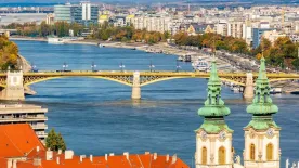 Öngyilkosok hídja, kővé dermedt nő, vademberek az állatkertben: budapesti legendák nyomában