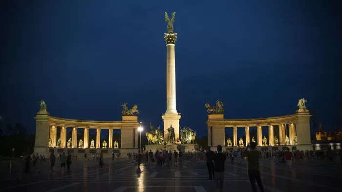 Lezárják a Hősök terét: jön „A Mozgás Éjszakája”!