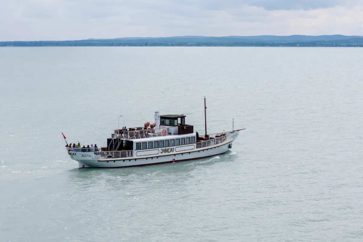 balatoni hajózás, Balaton, hajó
