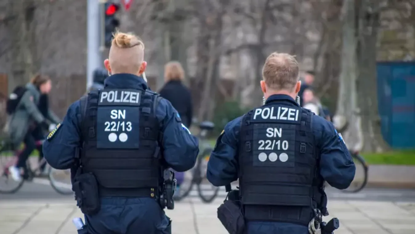 Százéves férfira támadt három rabló - Földre lökték, több méteren át vonszolták és kifosztották