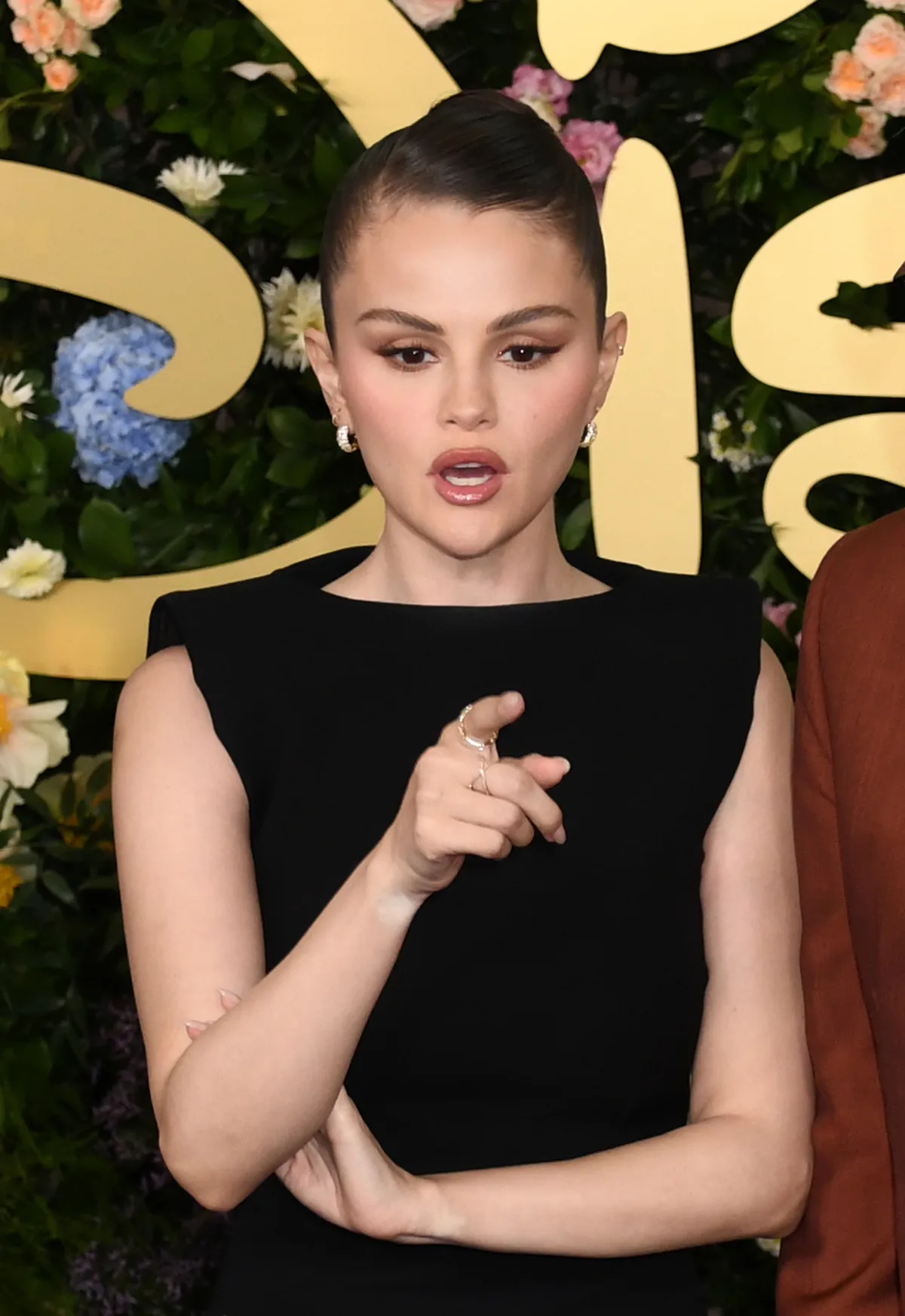 Selena Gomez a közösségi médiában felszólította rajongóit, hogy hagyják békén Hailey Bieber-t