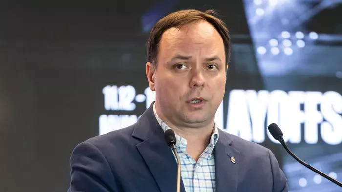 Nyitrai Zsolt leleplezte Kövér László ősrégi telefonját