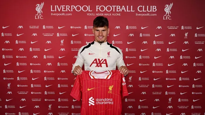 Szoboszlai és Pécsi után hivatalosan a Liverpoolé Kerkez!