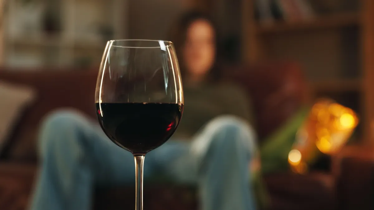 A fiatal nő egész életét behálózta az alkohol függősége az évek során.