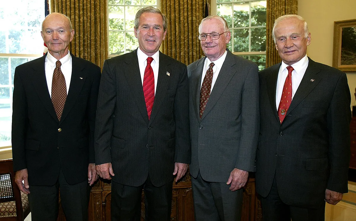 Holdra szállás, űrhajósok, A Holdra szállás hősei: Neil Armstrong, Buzz Aldrin, Michael Collins. 