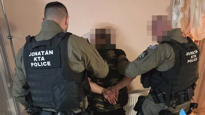 Rossz címre küldte a drogot, ablakon ugrott ki, amikor meglátta a rendőröket: ezek voltak a hét legizgalmasabb drograzziái