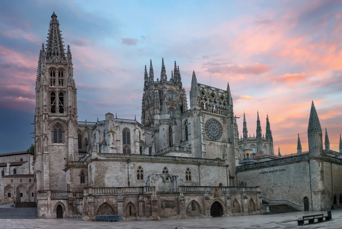 Az észak-spanyolországi Burgos gótikus székesegyháza az UNESCO Világörökség helyszíne.