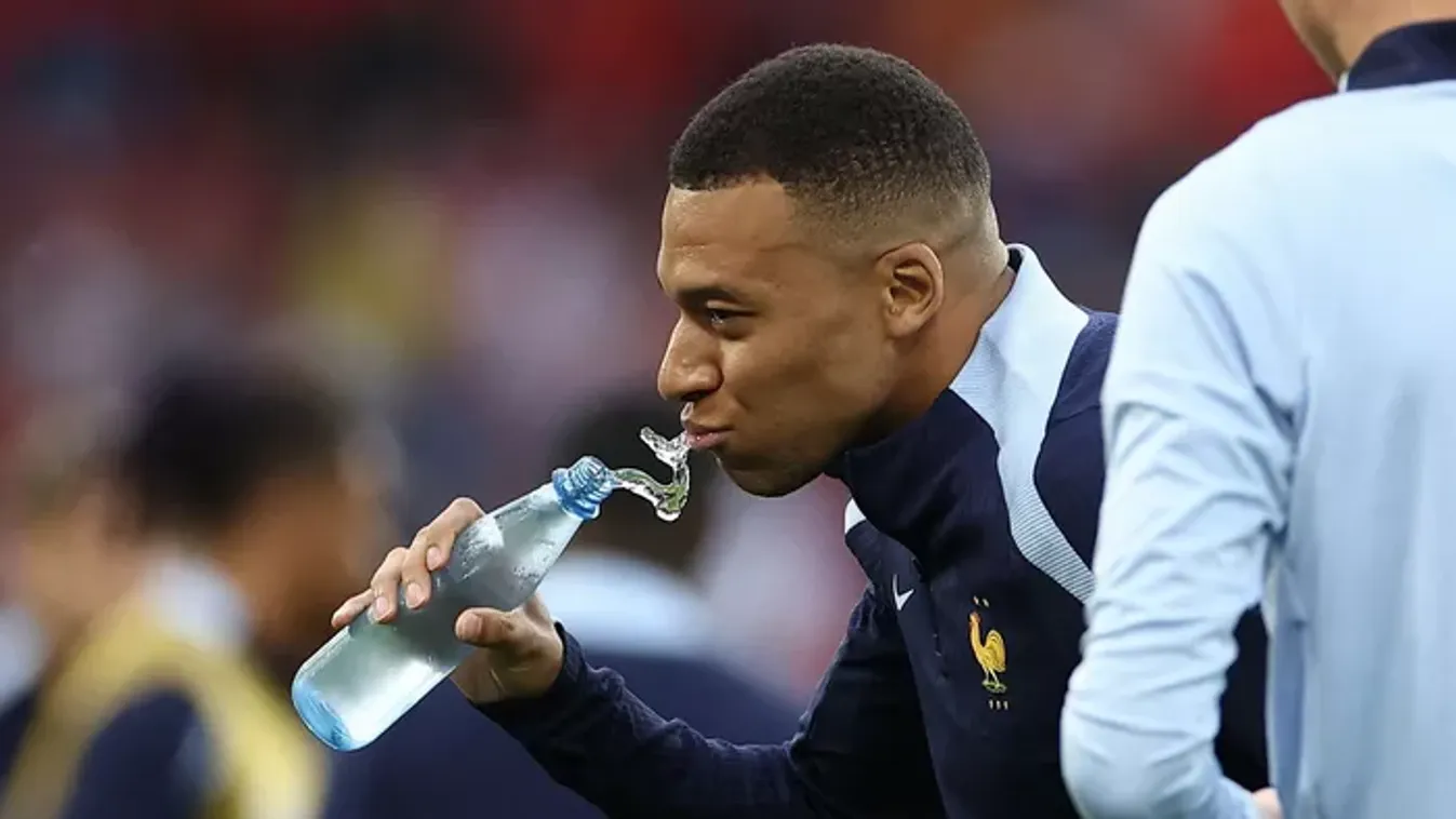 Óriási fordulat: váratlan helyen tűnt fel Kylian Mbappé!