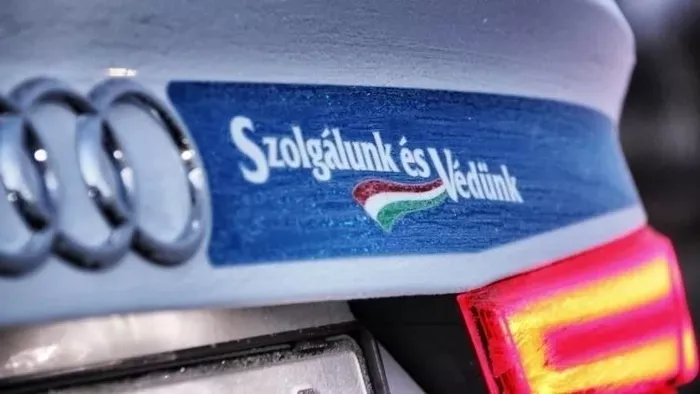 Drámai pillanatok az M5-ösön, egy kés is előkerült