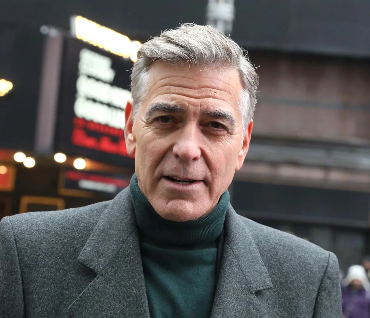 A Vészhelyzetben is az ügyeletes szépfiú szerepét alakította, de sármjából azóta sem veszített George Clooney (Fotó: ZUMAPRESS.com /  Northfoto)
