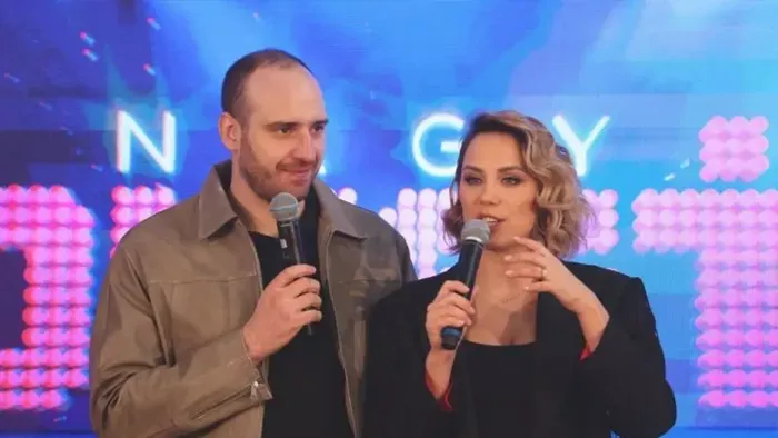 Összebújva jelentette be  Kiss Ramóna és Brasch Bence