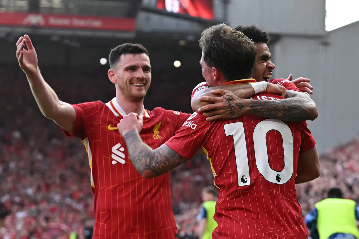 Jelenleg Mac Allister viseli a 10-es mezt a Liverpool csapatában, de Wirtz átvenné tőle