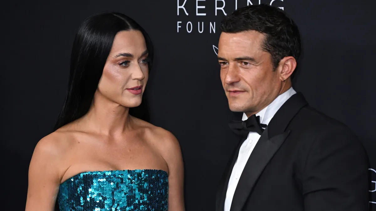 Elszabadult a pokol: Orlando Bloom már el is felejtette Katy Perryt, vadidegen nőt ölelgetett