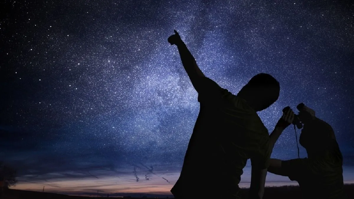 A szokatlan fény elindította az UFO-teóriákat. 