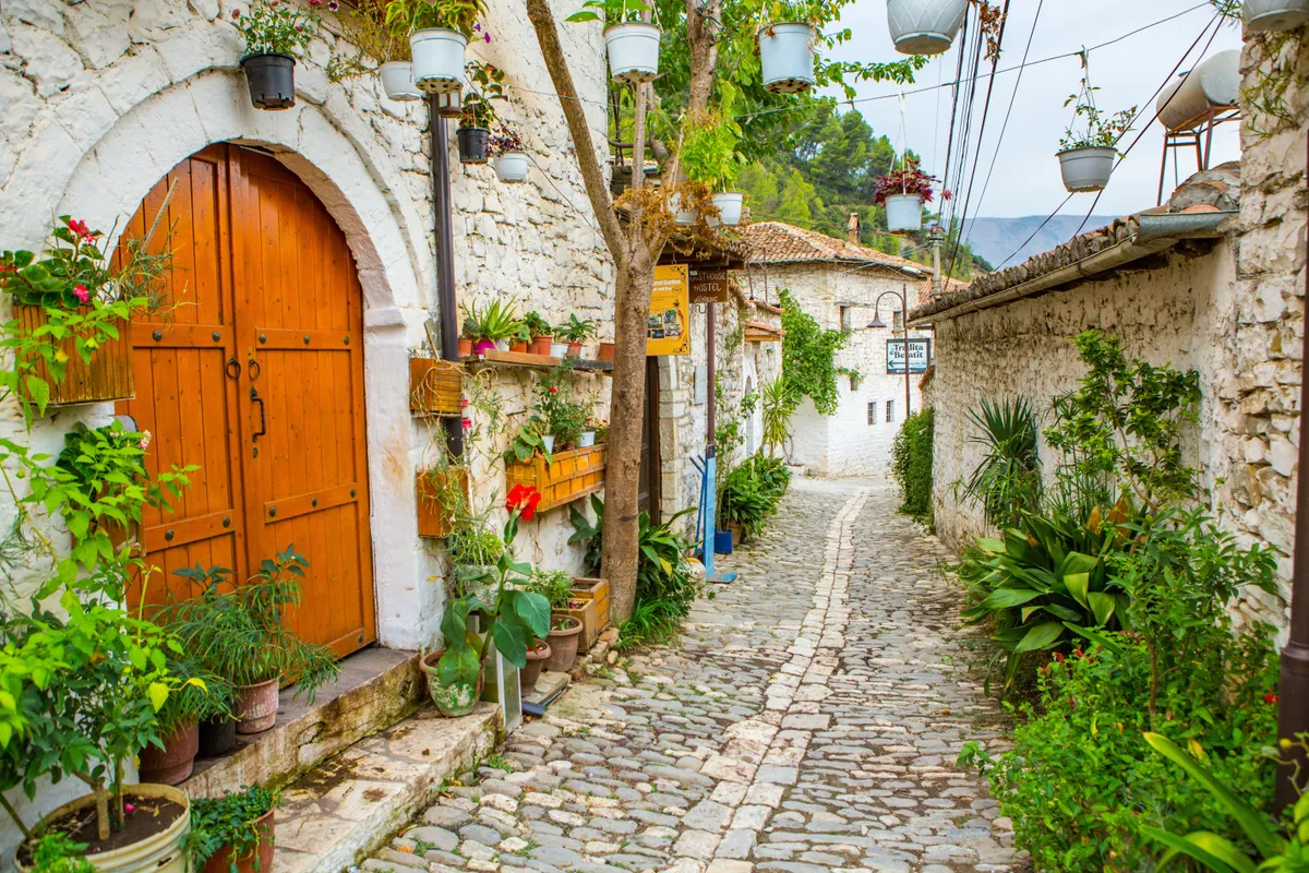 Albánia 7 csodája, Berat, utazás