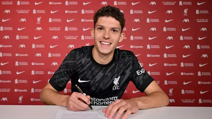 Aláírt Szoboszlai új magyar csapattársa a Liverpoolnál