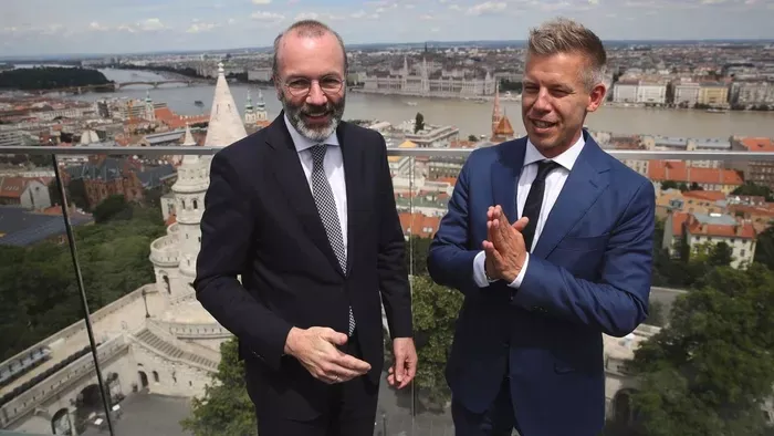 Szentkirályi Alexandra: Péter, jól fizet a Weber? Úgy látom, nagyon