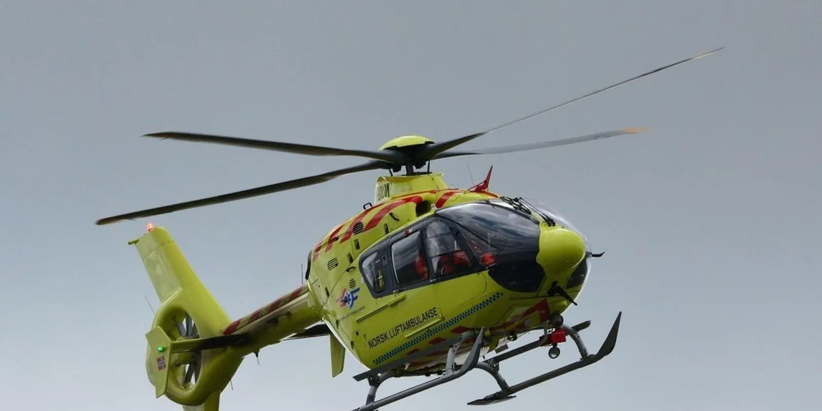 Mentőhelikopter szállt le az M7-esen