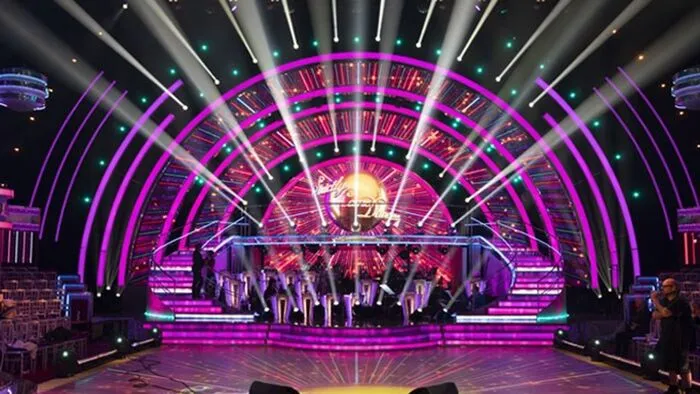 Hangos felháborodással fogadta: kirúgta a csatorna a Dancing sztárját