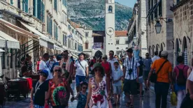 Erre figyelj, ha autóval indulsz útnak: behajtási tilalom lépett életbe a magyarok kedvenc üdülőhelyén