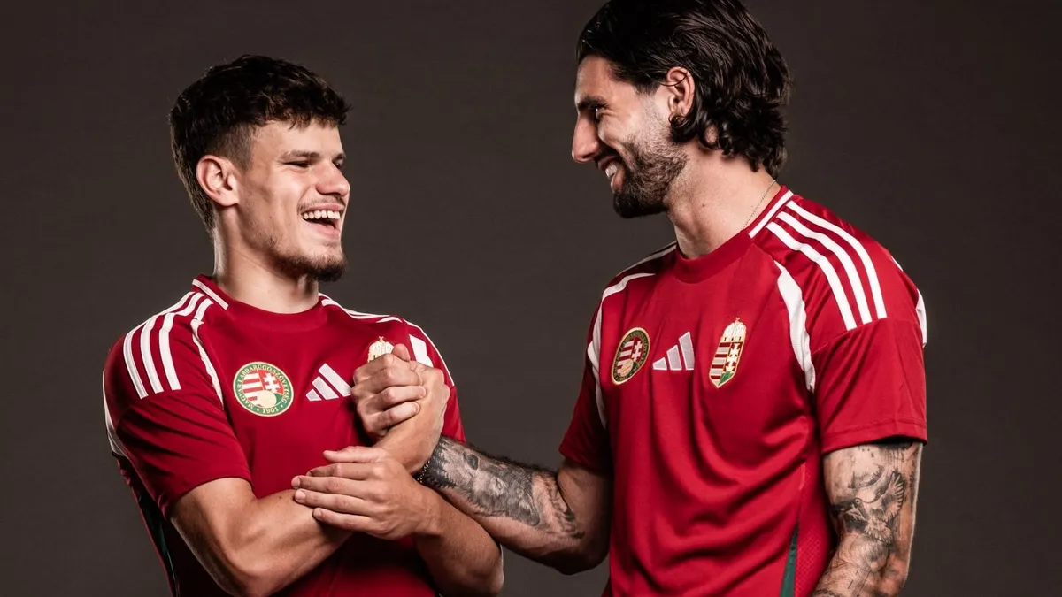 A magyar válogatott mezét hirdeti a Liverpool Kerkezzel és Szoboszlaival