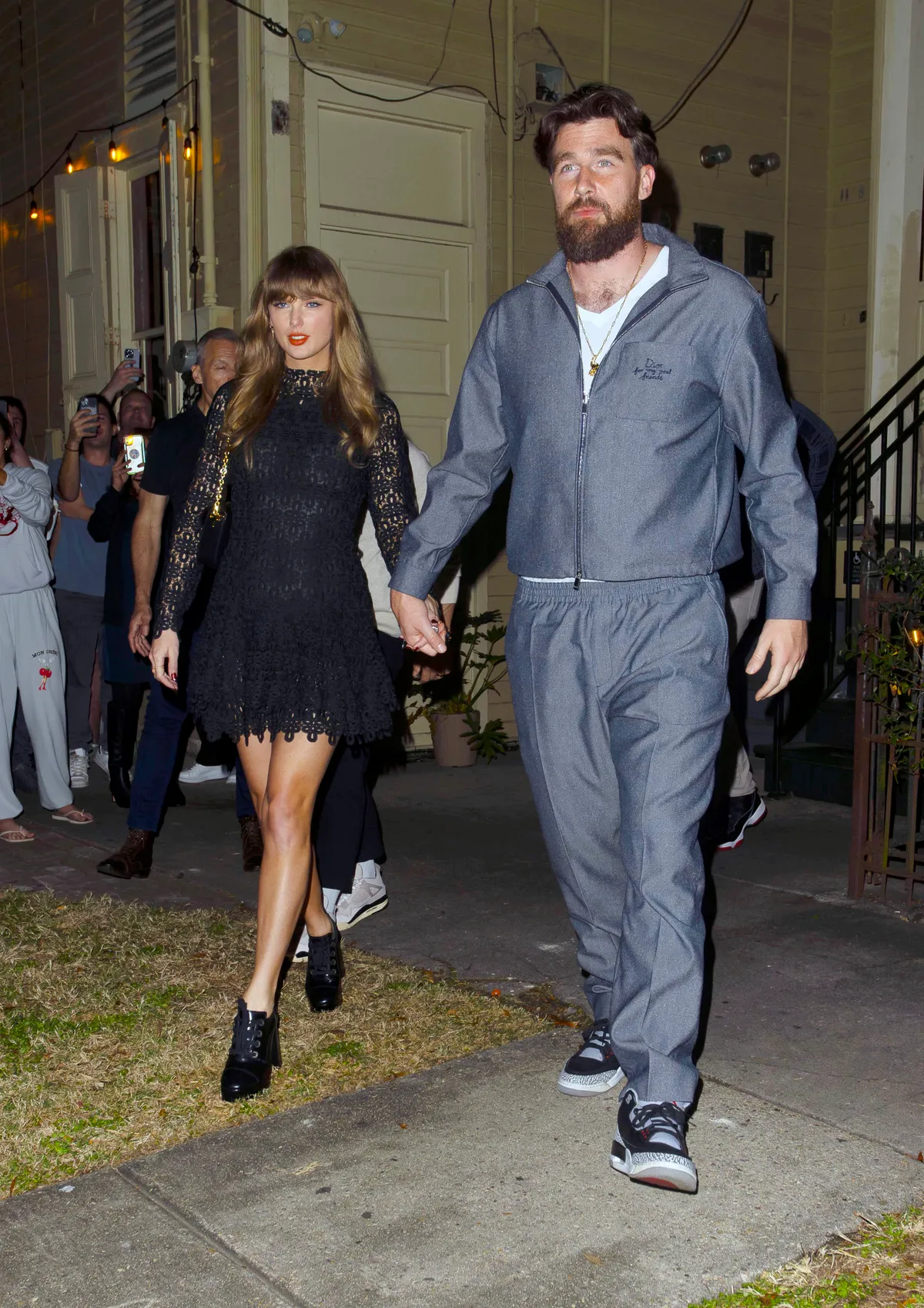 Taylor Swift és Travis Kelce 2023 óta randizgatnak 