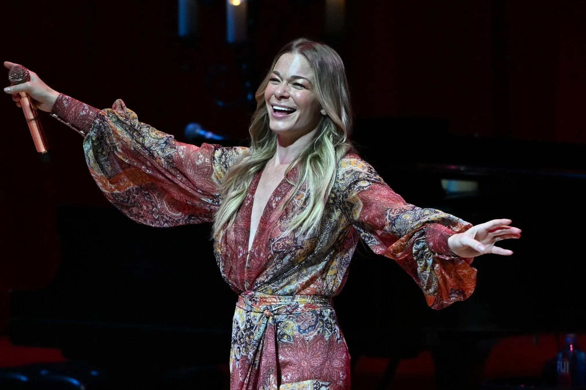 Színpadon hagyta el műfogsorát LeAnn Rimes