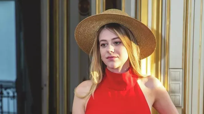 Schumacher Vanda feszülős egyberuhába bújt