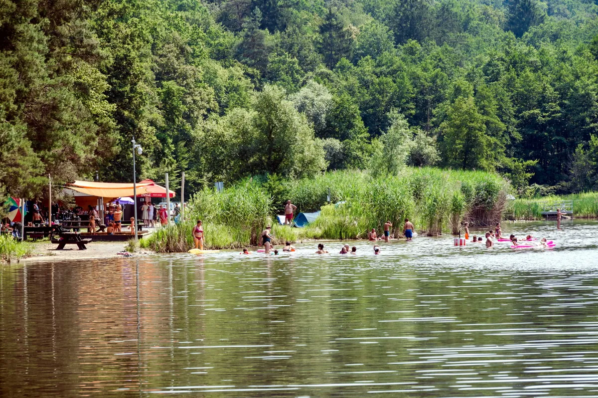 Hársas-tó, strand