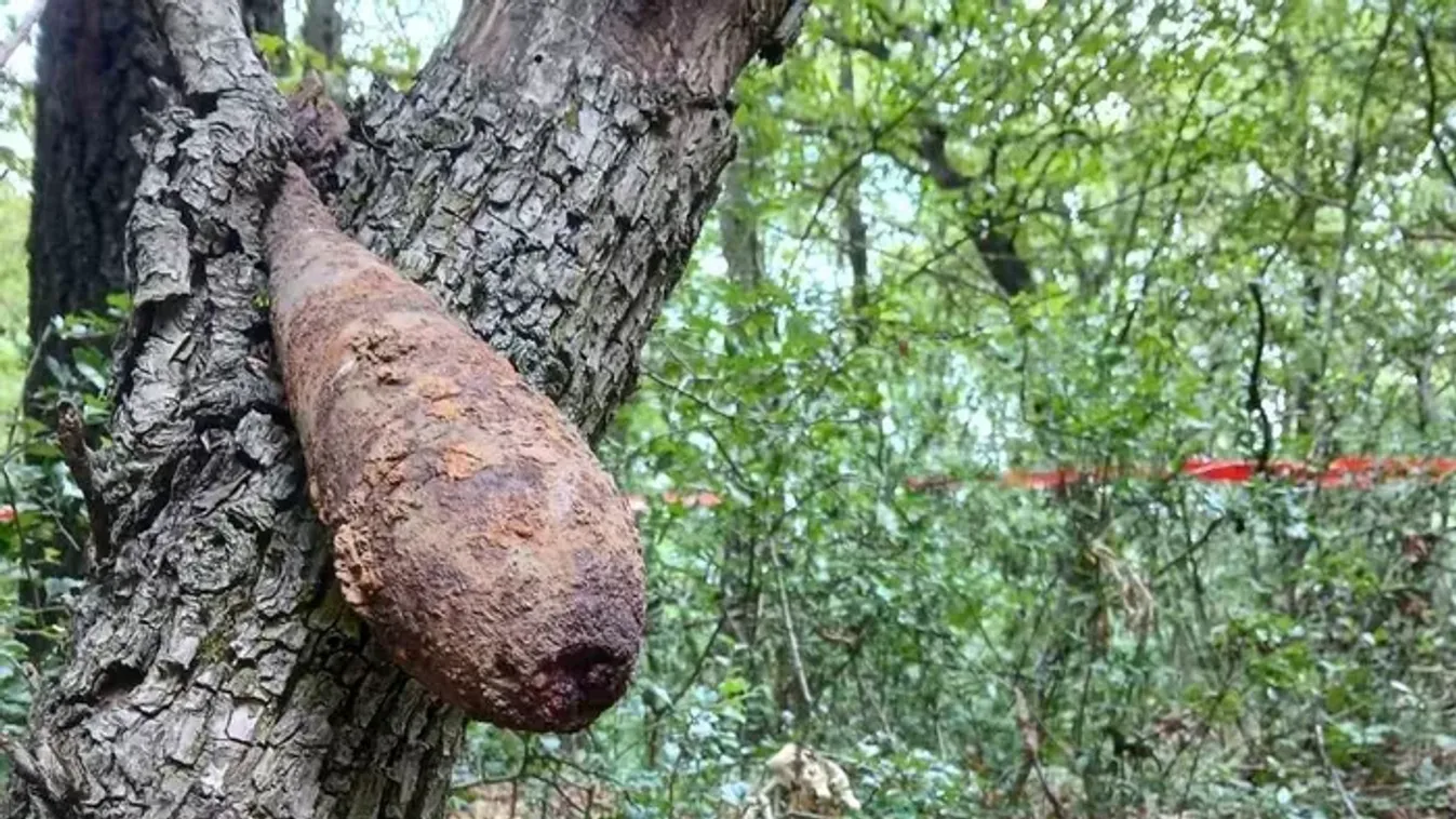 Teljes döbbenet, bombát találtak a túrázók a Mátrában