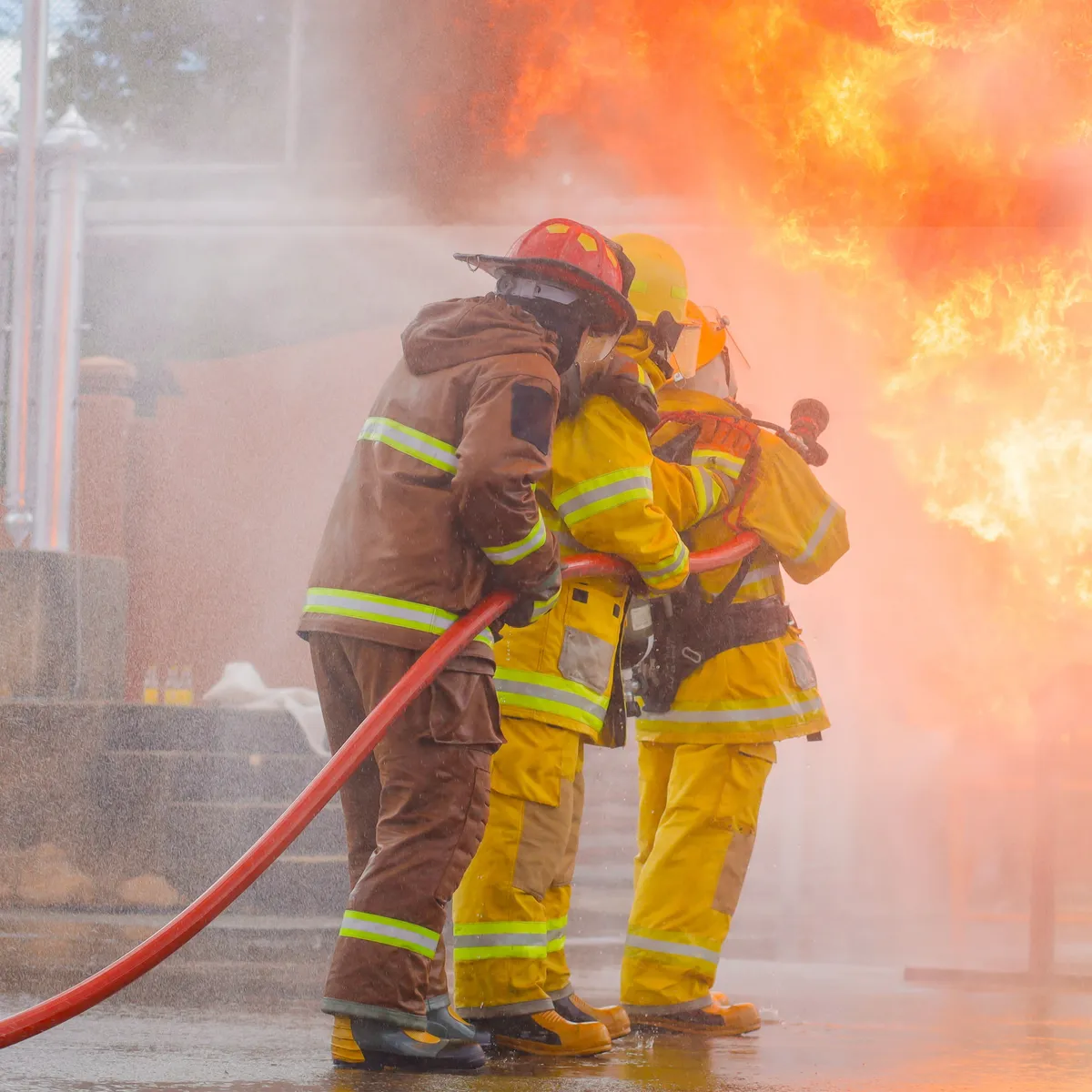 ?banner,Fireman,Firefighter,Training,Firefighters,Use,Water,And,Fire,Extinguishers