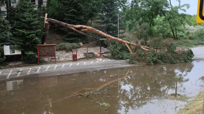 Élő adásban menekültek a Mokka műsorvezetői a vihar elől