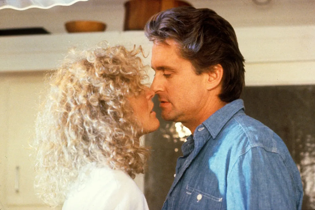 GLENN CLOSE, MICHAEL DOUGLAS