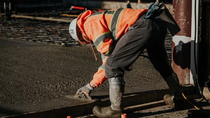 Kész káosz az M3-as, hatalmas dugóra kell számítani